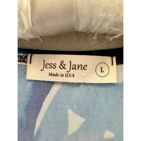 JESS & JANE | Amanda Blue Floral V-Neck Top Made in USA | Size Large - Picture 5 of 6